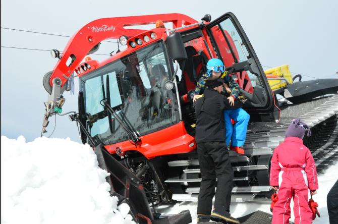 Partez à l’aventure à bord d’une dameuse !